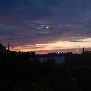 Meet your Posher, Leslie